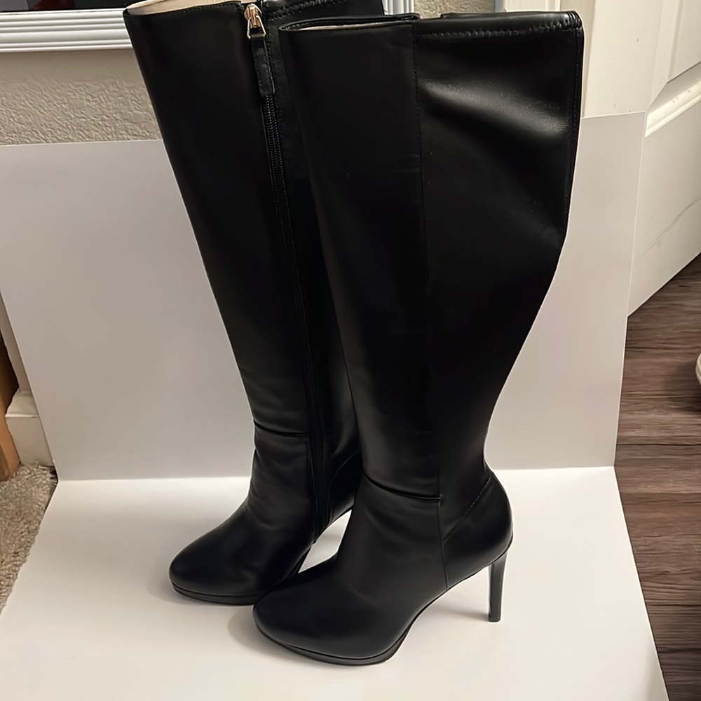 Nine West Quizme Platform boots Size 6.5